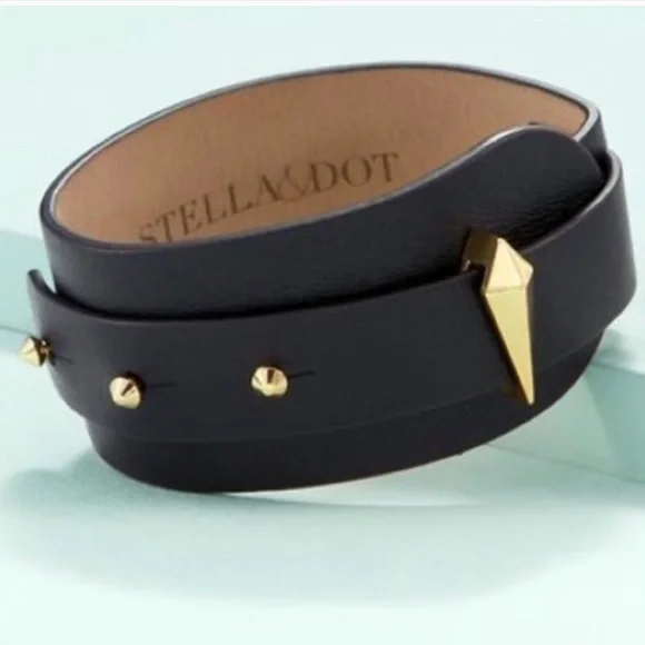 Stella & Dot | Elegantly Edgy Black Leather + Gold Deanna Cuff Bracelet - Picture 7 of 8